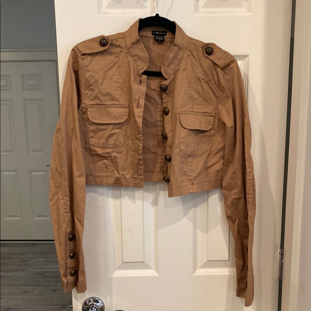 FANG Cropped Utility Jacket in Tan